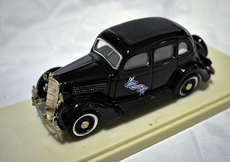 Rextoys -  No. 52 - 1935 Ford Touring Sedan