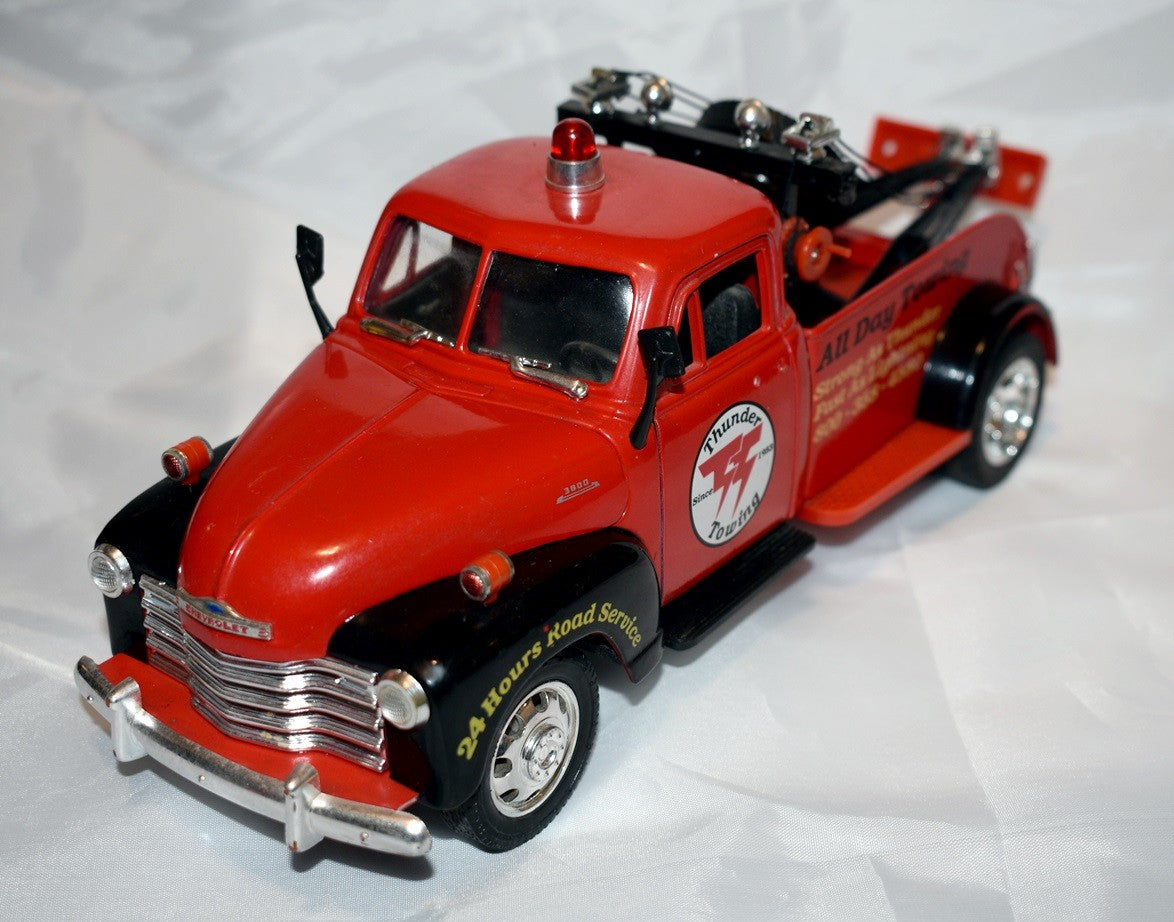 Jada - 1953 Chevrolet Thunder Towing Wrecker