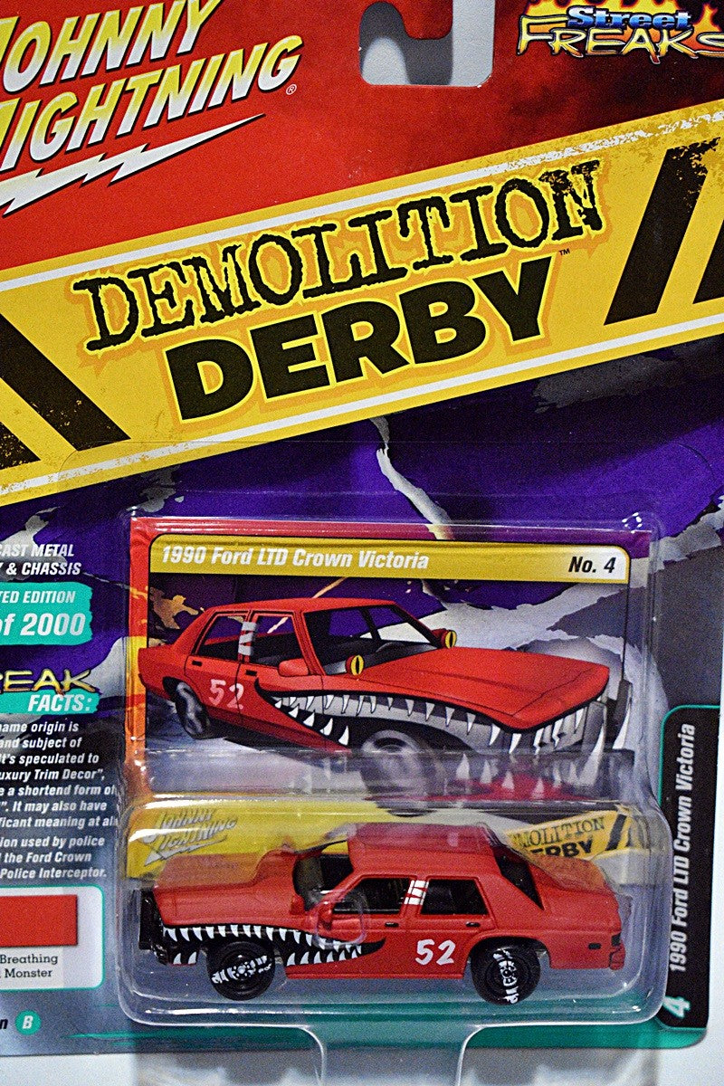 Johnny Lightning Street Freaks - Demolition Derby - 1990 Ford LTD Crown Victoria