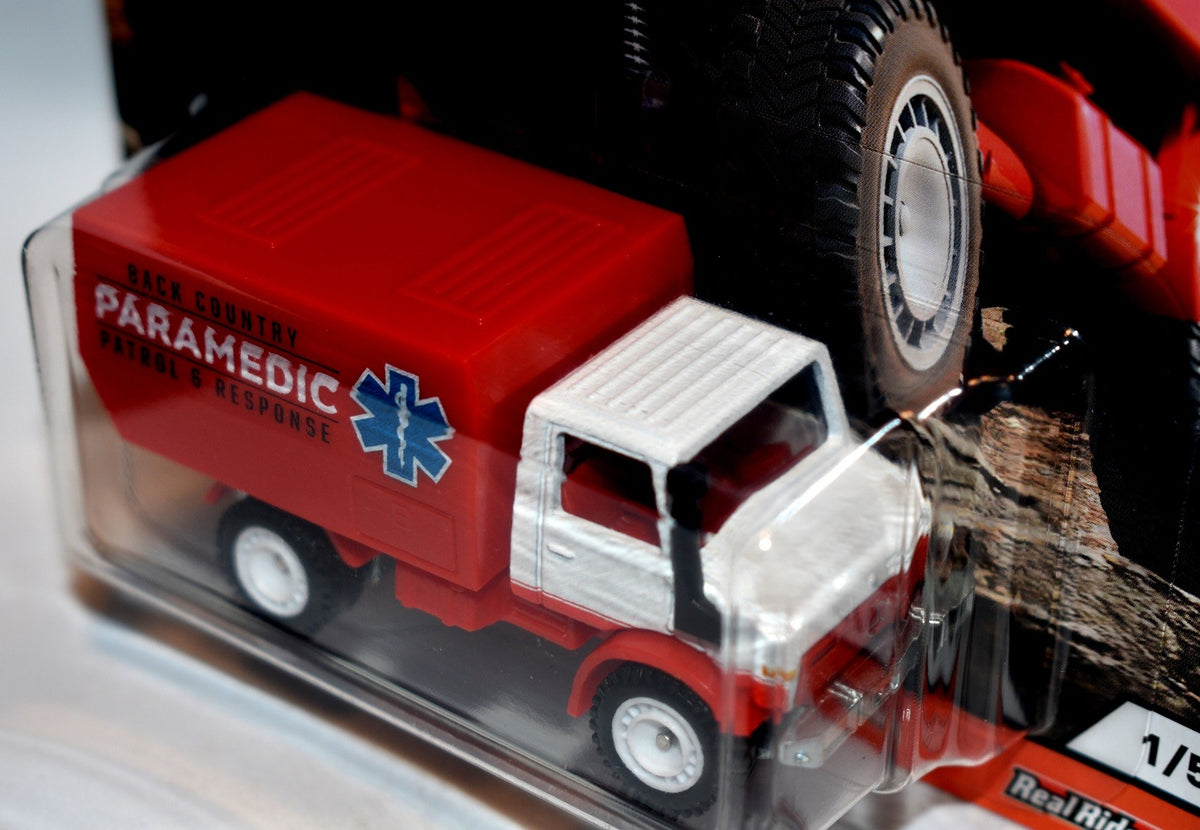 Hot Wheels - Premium - Mercedes-Benz Unimog U3100 Paramedic Truck