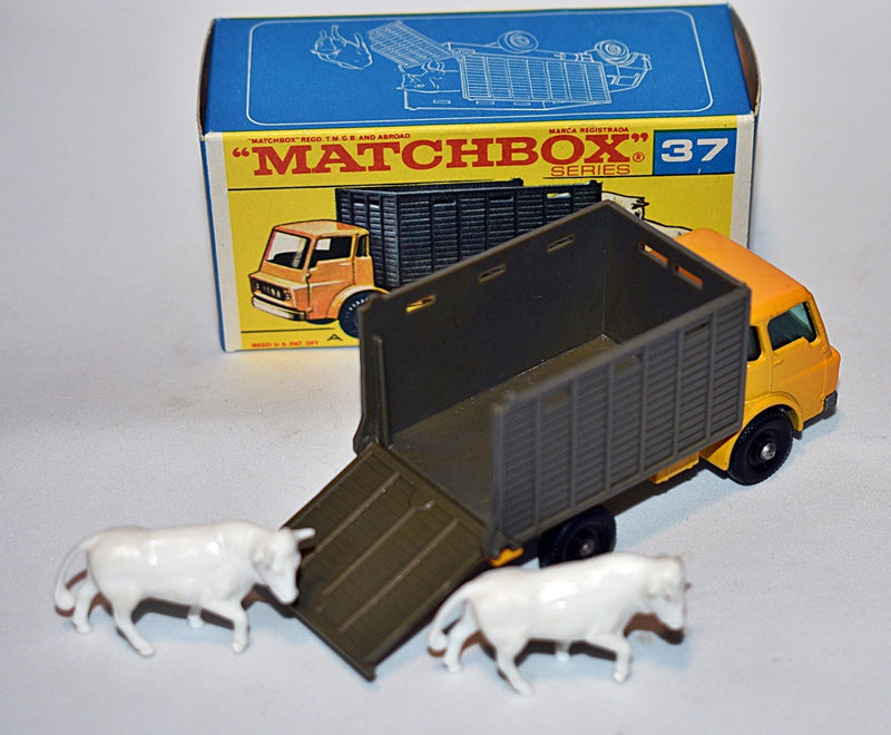 Matchbox Regular Wheels (37C) Dodge Cattle Truck