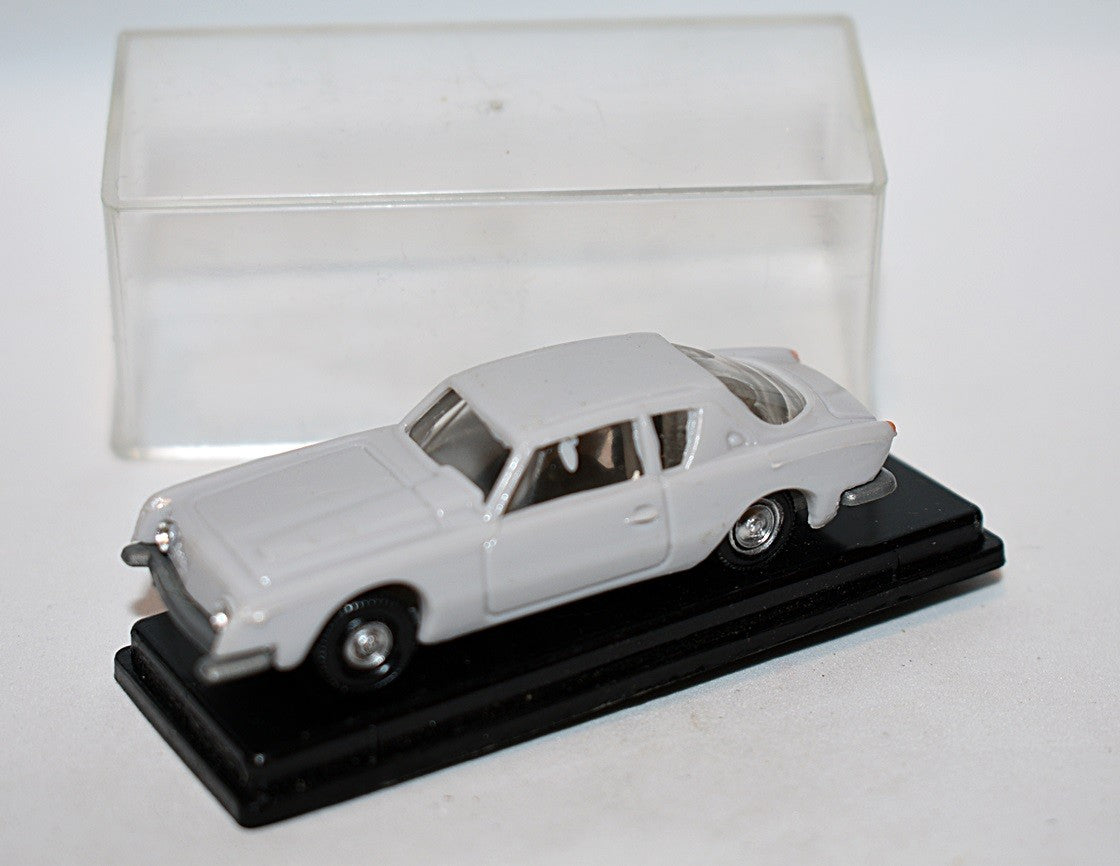 EKO - Studebaker Avanti
