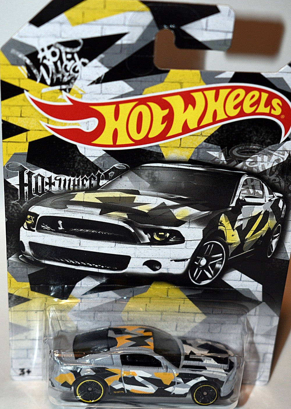 Hot Wheels    Ford Mustang Camouflage Coupe