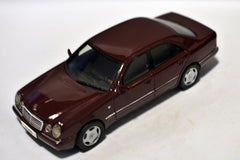Herpa - Mercedes-Benz E-Klasse Sedan