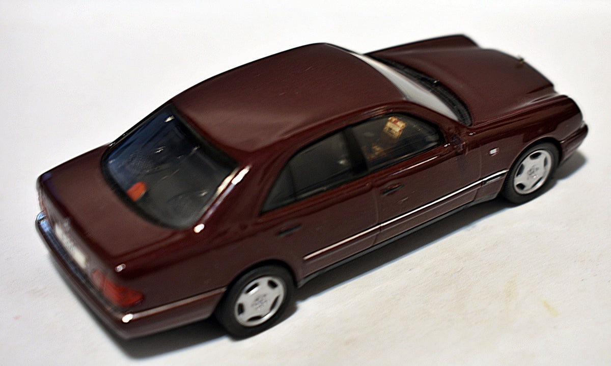 Herpa - Mercedes-Benz E-Klasse Sedan