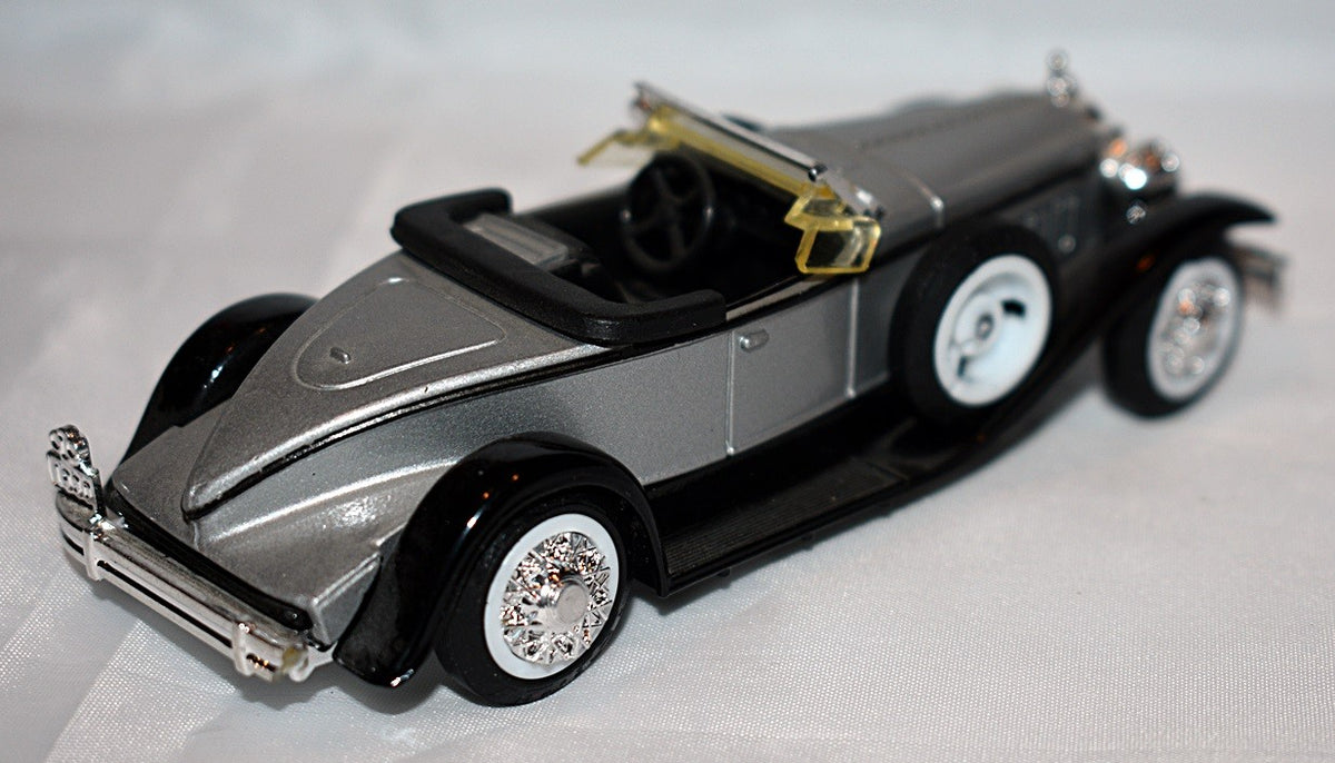 Ertl  Vintage Vehicles - 1930 Packard Boattail Speedster