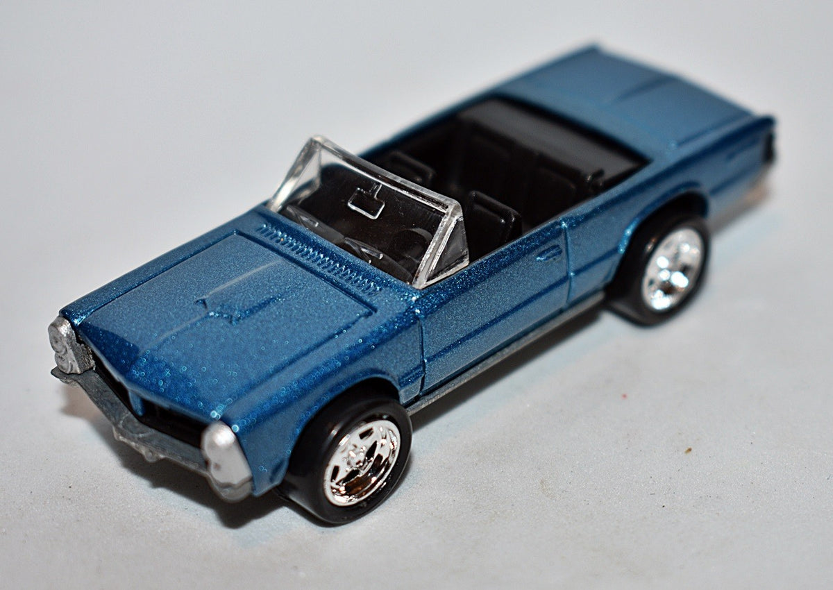 Johnny Lightning Speed Rebels - Goat Buster - 1965 Pontiac GTO Convertible