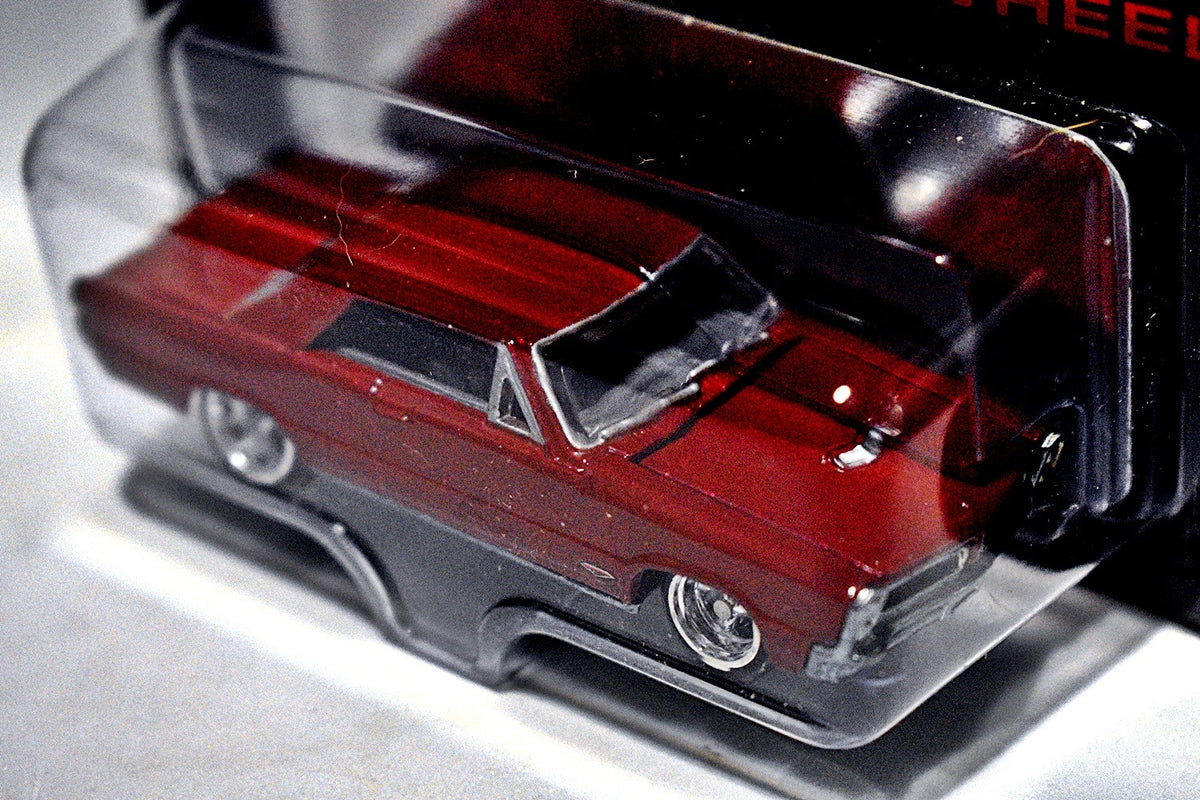 Hot Wheels Ultra 1965 Pontiac GTO