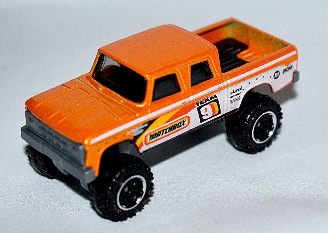 Matchbox - 1968 Dodge D200 Crew Cab Pickup Truck