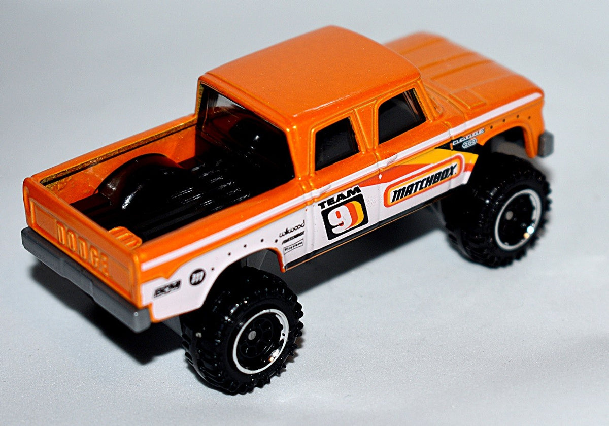 Matchbox - 1968 Dodge D200 Crew Cab Pickup Truck