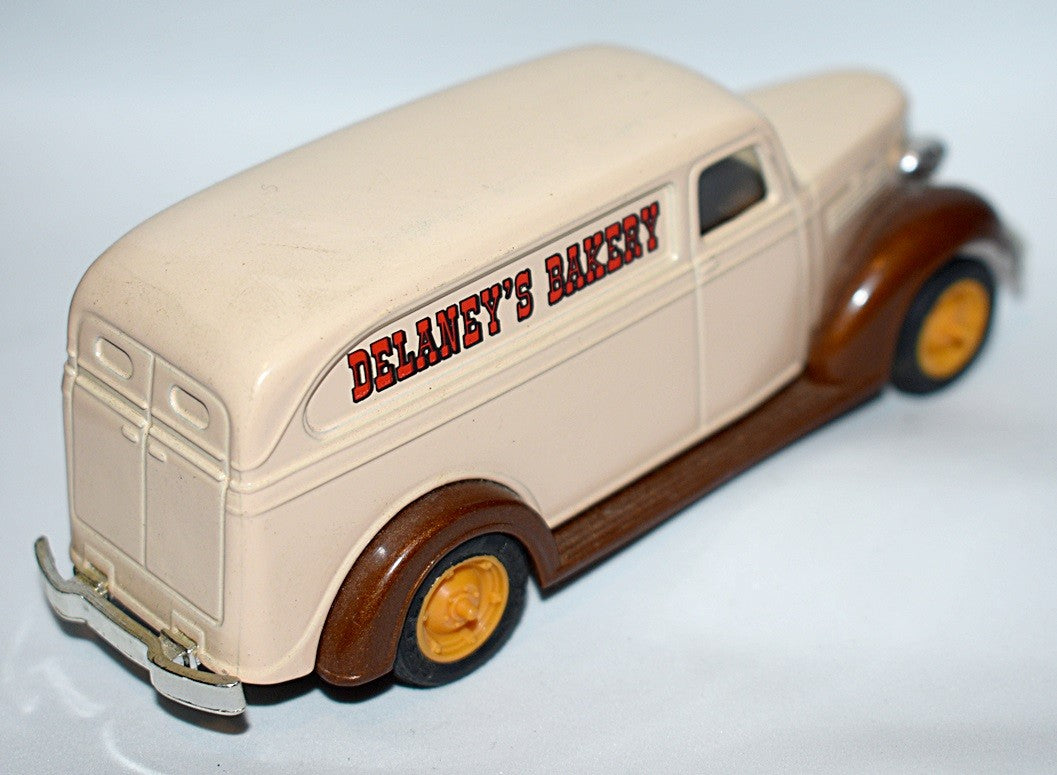 Ertl -  1930 Chevrolet Dairy Stake Truck
