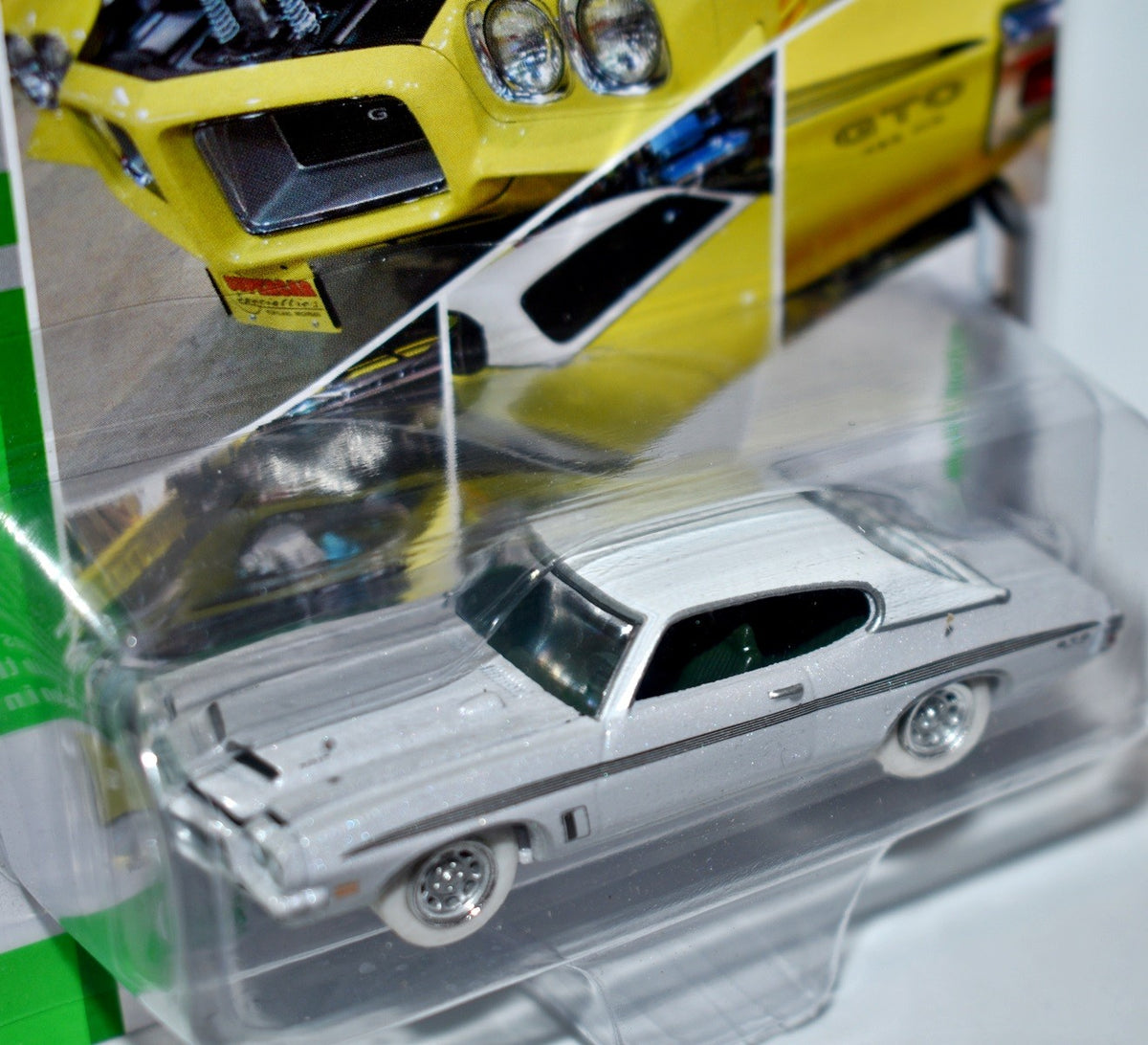 Johnny Lightning - Rare White Lightning - Muscle Cars USA - 1972 Pontiac GTO