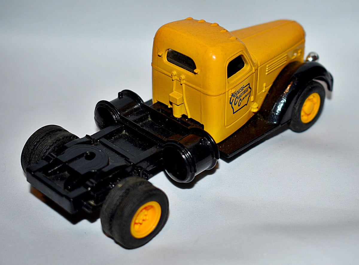 Ertl -  1947 International KB-12 Cab - Crouse Cartage Company