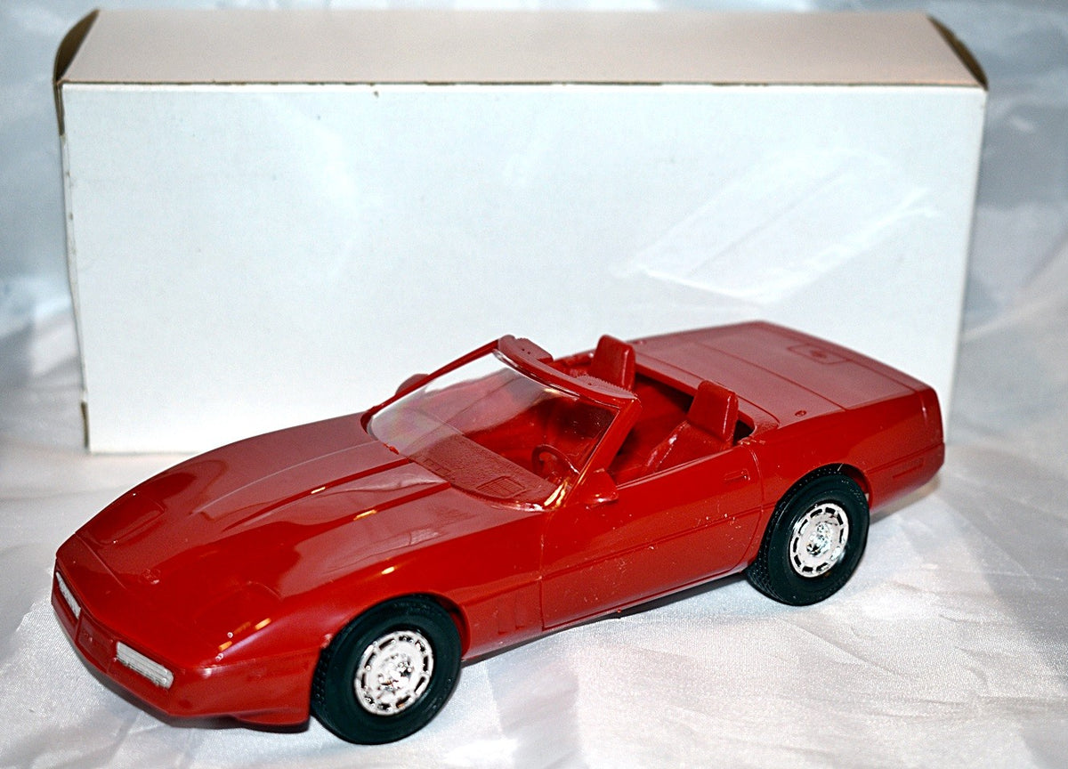 AMT Dealer Promo - 1987 Chevrolet Corvette Convertible (Red)