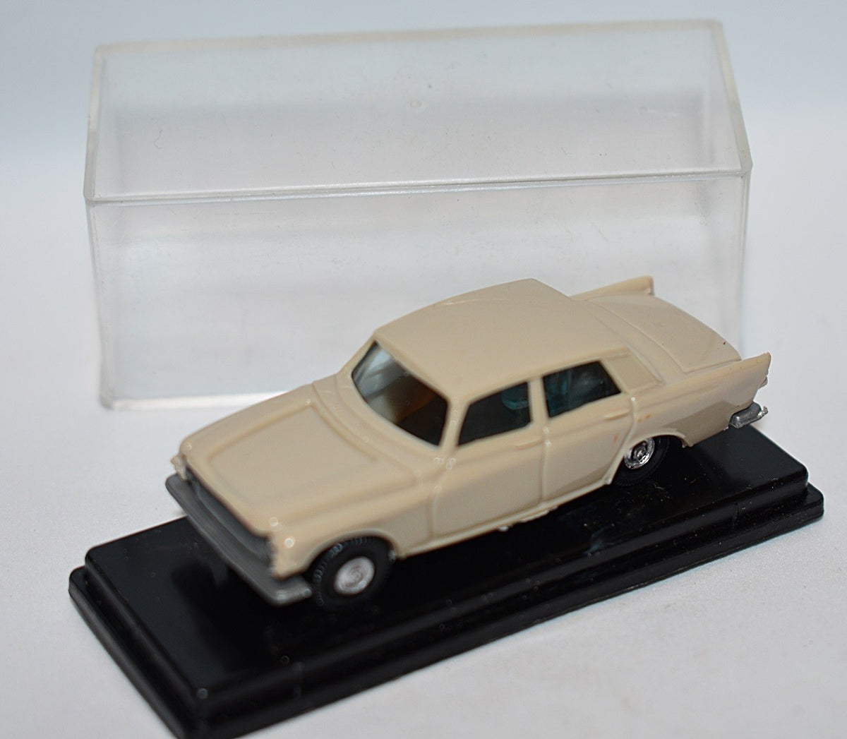 EKO - Ford Zepher Sedan