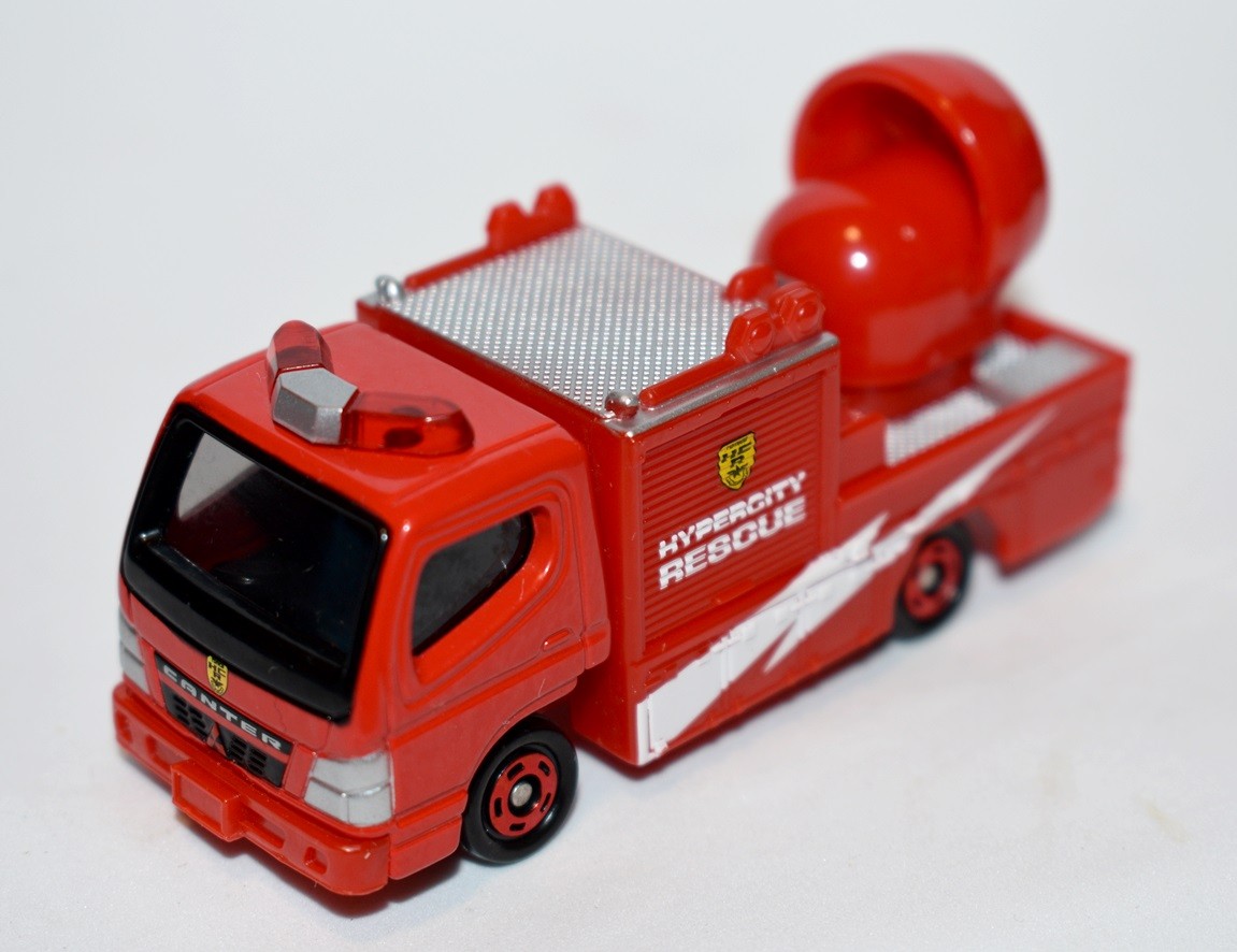 Tomica - Mitsubishi Fusco Canter Searchlight Rescue Fire Truck