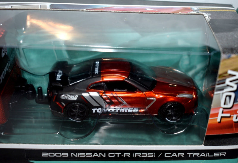 Maisto - Design - Toyo Tires Nissan GT-R (R35) & Race Trailer Set