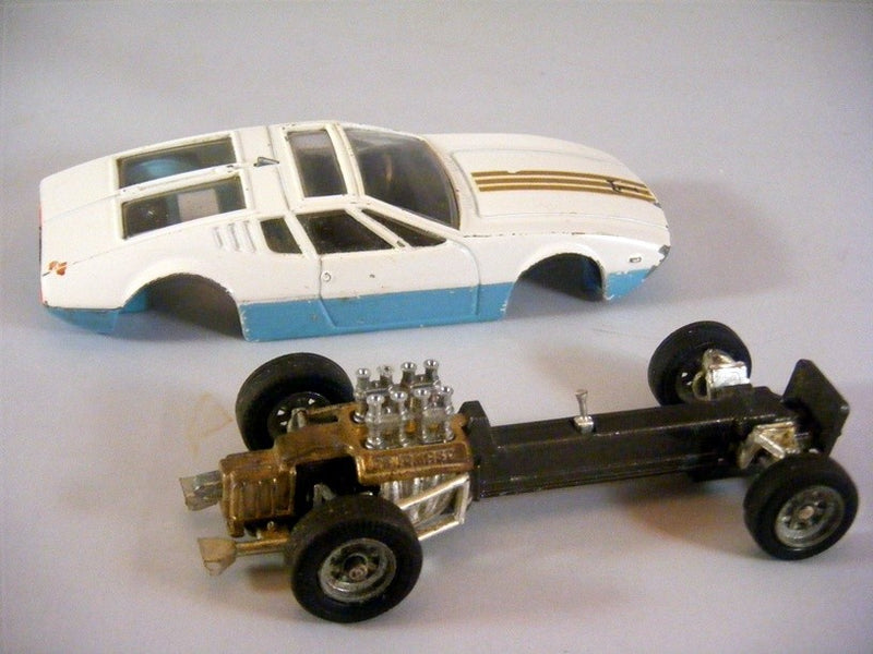 Corgi DeTomaso Mangusta Ghia 5000 (271-A1)