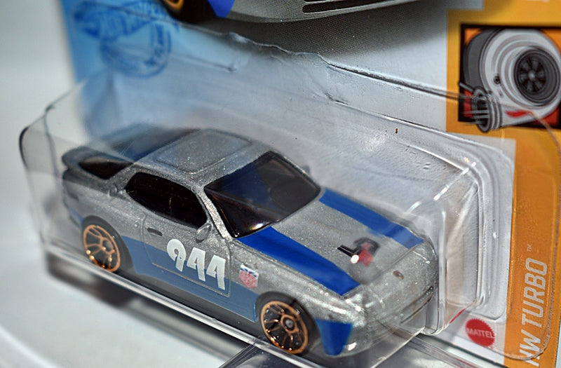 Hot Wheels -  Magnus Walker Urban Outlaw - 1989 Porsche 944 Turbo