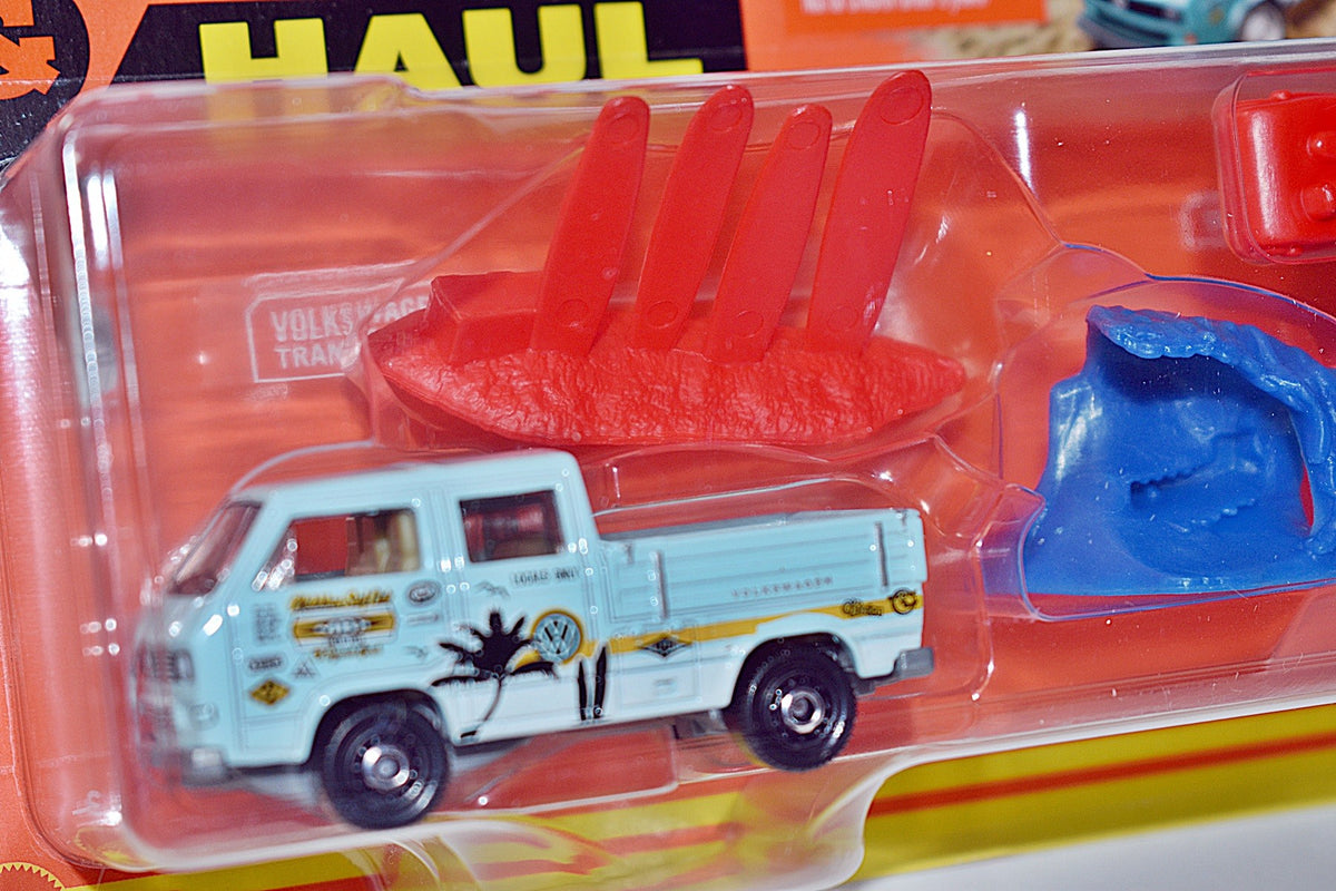 Matchbox Hitch & Haul - Volkswagen Double Cab Surfer Pickup Truck & Camper Trailer