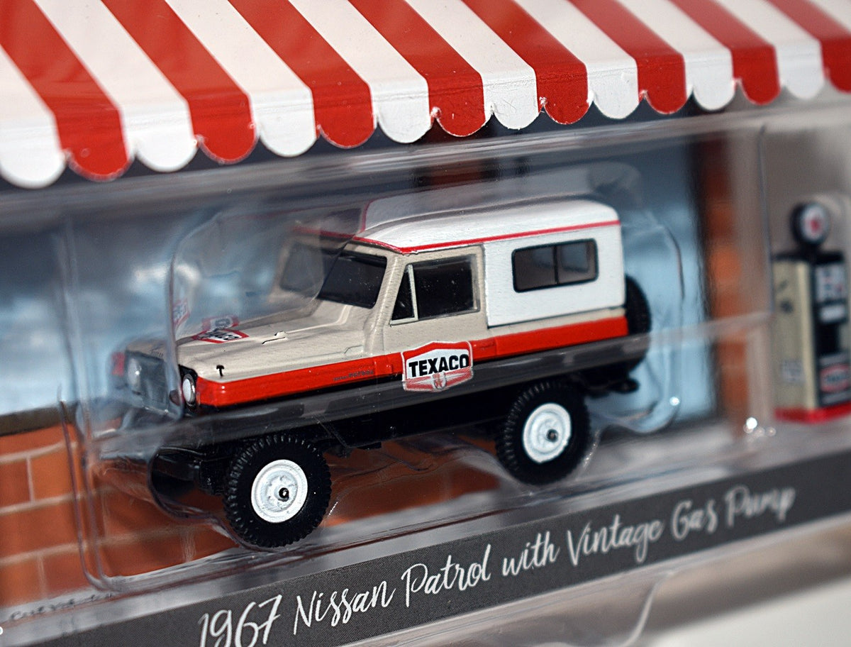 Greenlight Hobby Shop - 1969 Texaco Nissan Patrol with Vintage Gas Pump