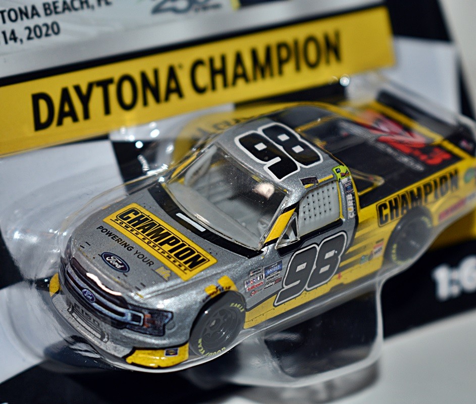 Lionel NASCAR Authentics - Grant Enfinger Champion F-150 Race Truck