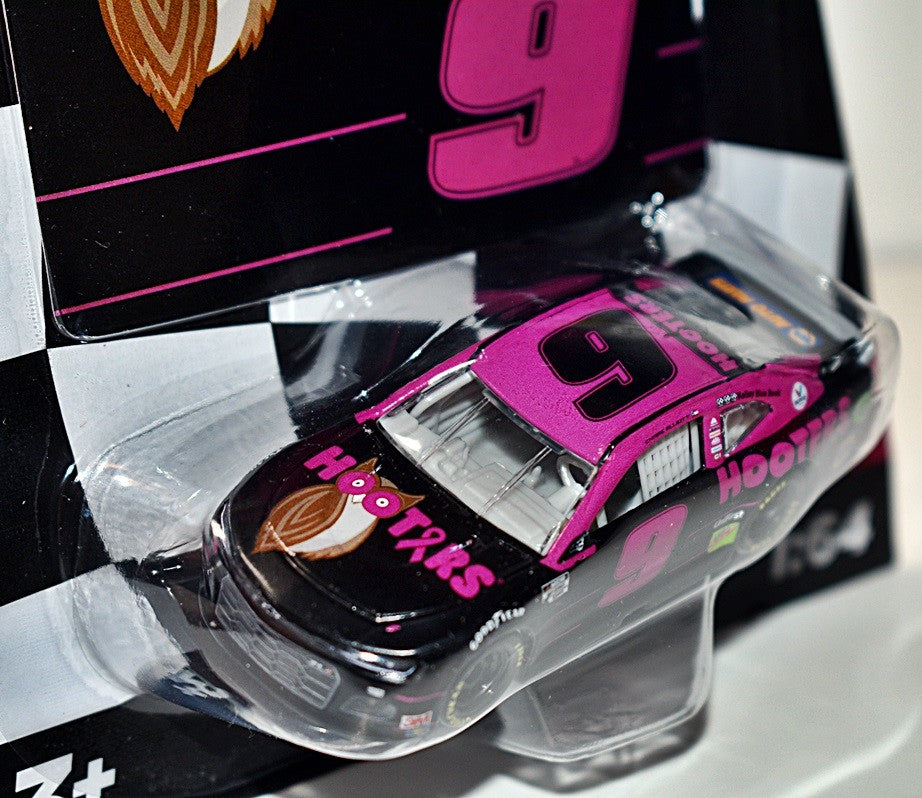 NASCAR Authentics Hendrick Motorsports - Chase Elliott HOOTERS  Chevrolet Camaro