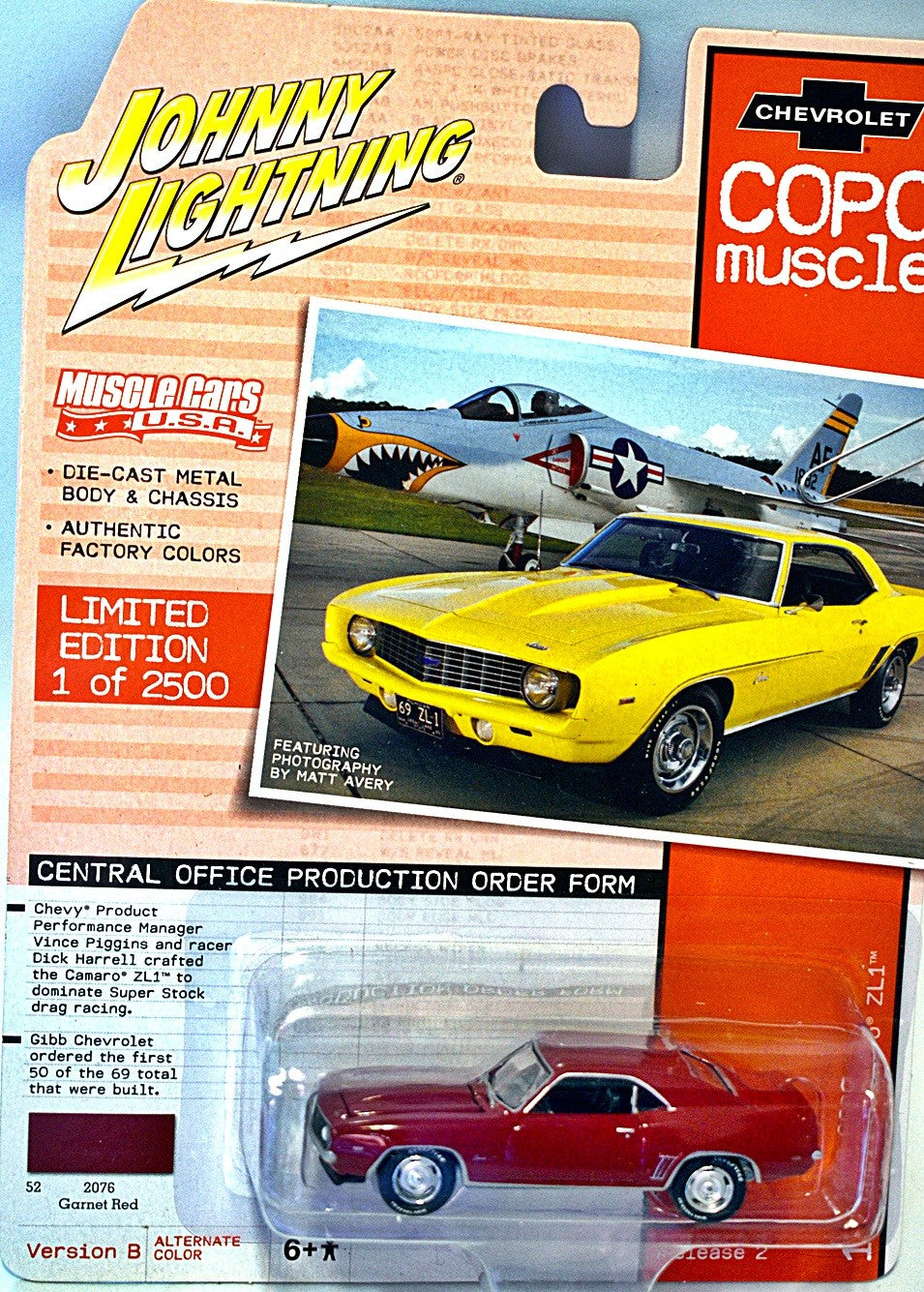 Johnny Lightning Muscle Cars USA - 1969 Chevrolet Camaro RS/Z28 COPO