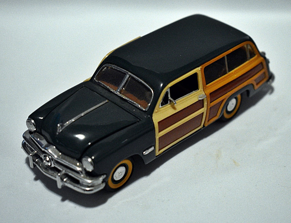 The Franklin Mint - 1949 Ford Woody Station Wagon