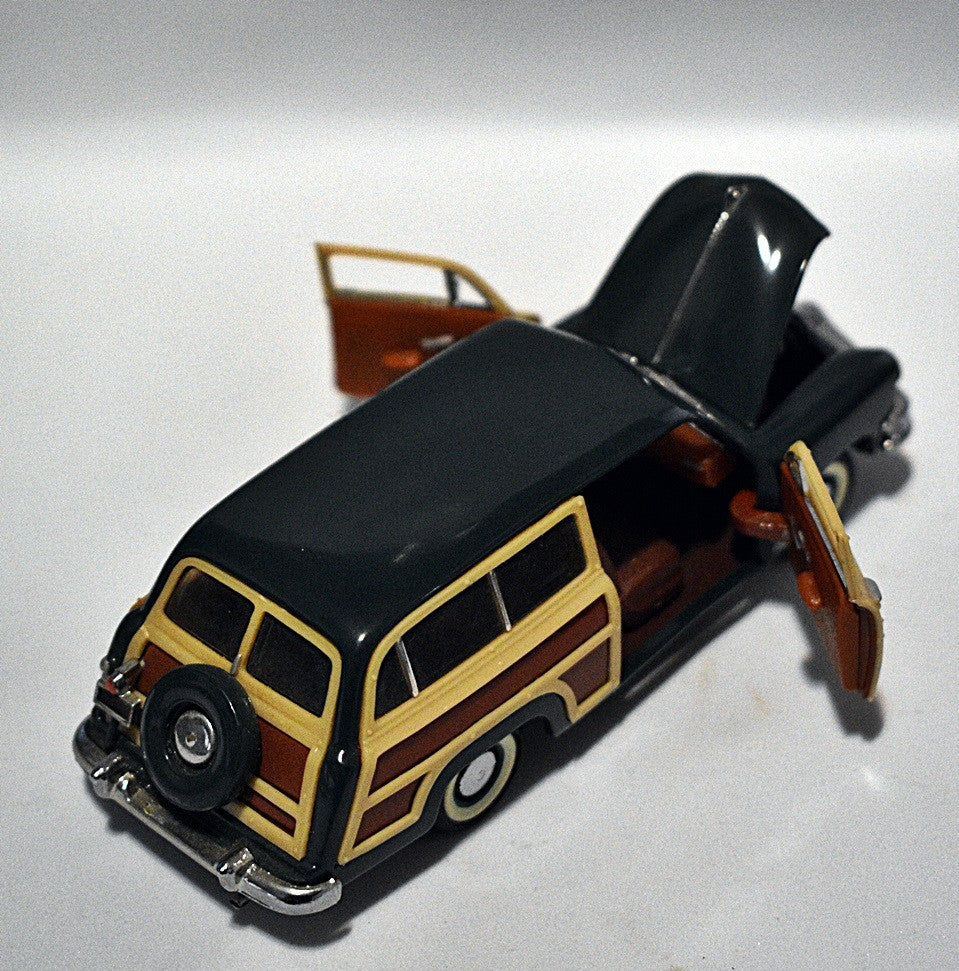 The Franklin Mint - 1949 Ford Woody Station Wagon