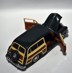 The Franklin Mint - 1949 Ford Woody Station Wagon