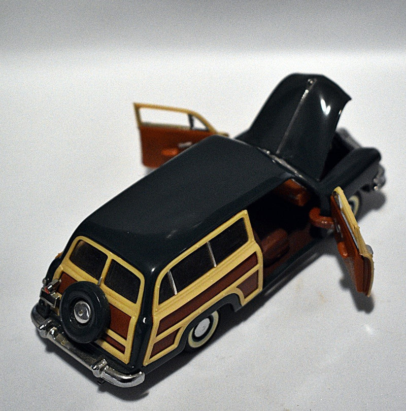 The Franklin Mint - 1949 Ford Woody Station Wagon