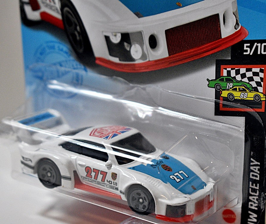 Hot Wheels - Magnus Walker Urban Outlaw Porsche 935 Race Car