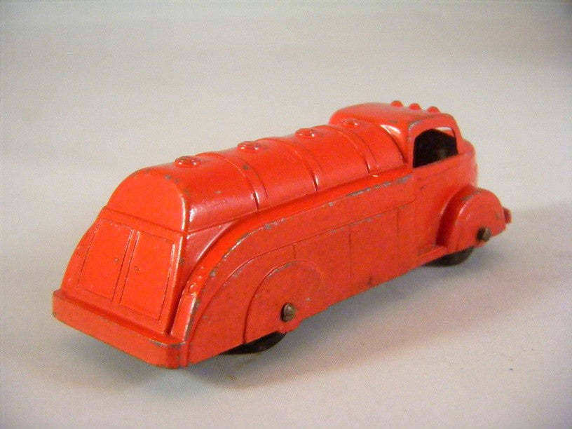 Tootsietoy No 235 - Oil Tanker with 4 Caps - 1947