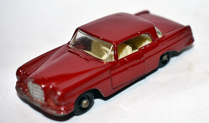 Matchbox Regular Wheels (53B-3) Mercedes-Benz 220SE