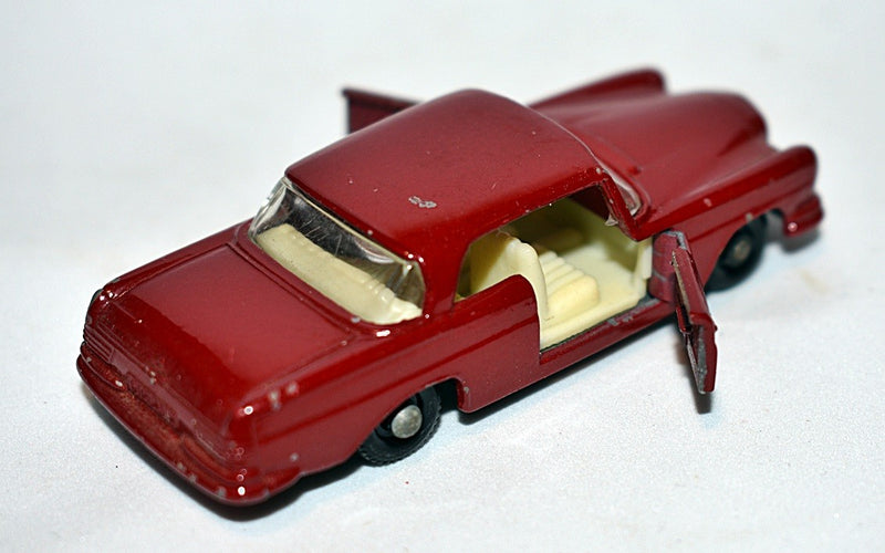Matchbox Regular Wheels (53B-3) Mercedes-Benz 220SE
