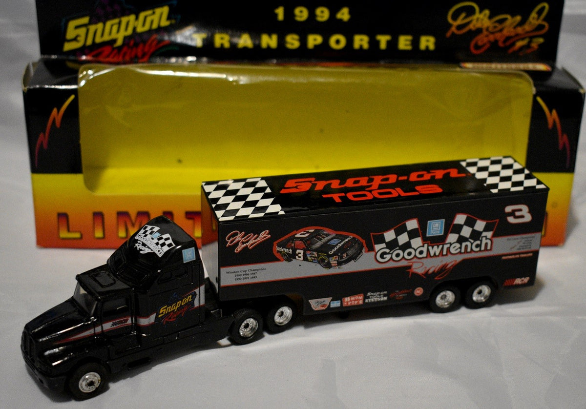Matchbox Super Stars Dale Earnhardt  1994 Goodwrench Snap-On Tools Racing Transporter