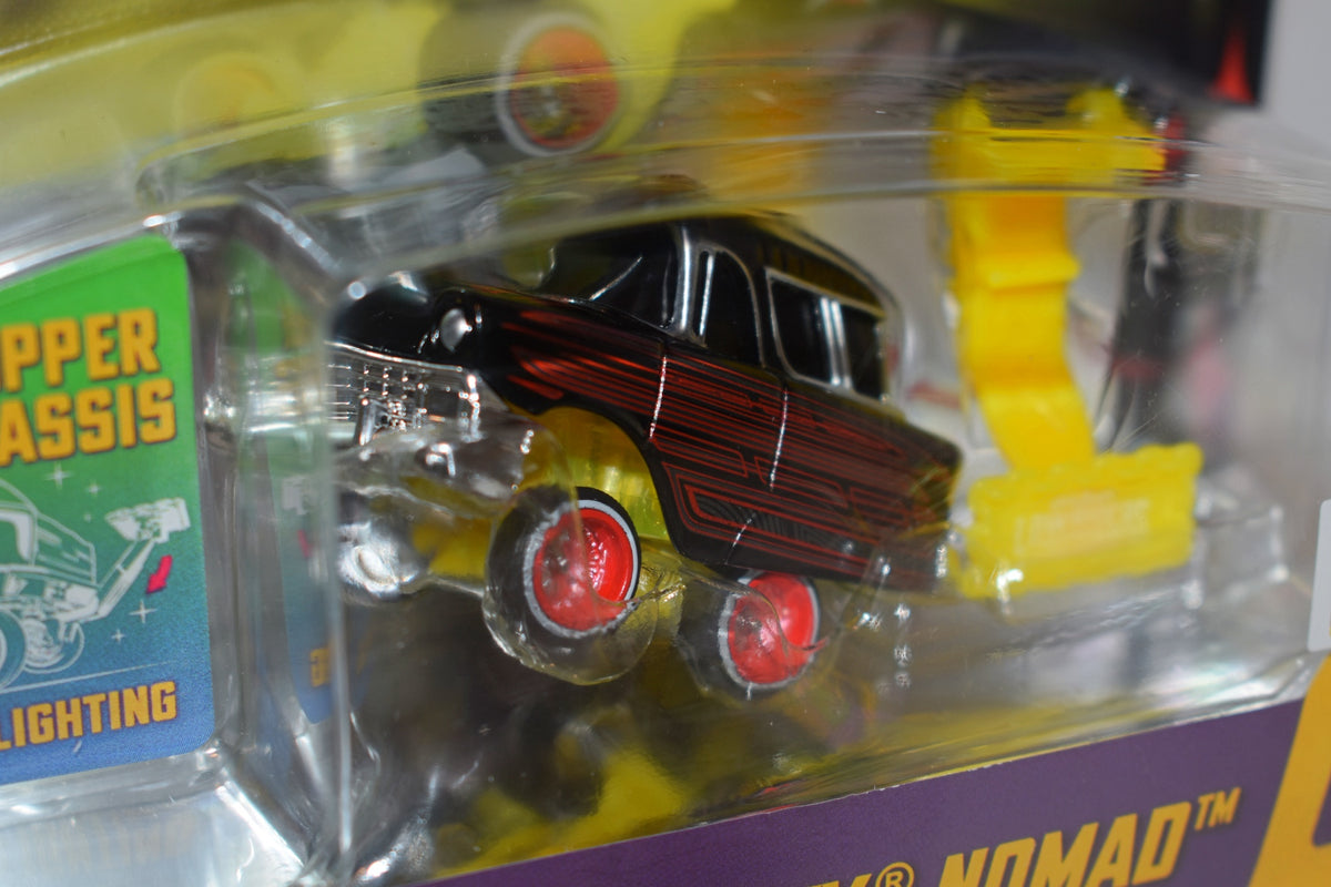 MGA Entertainment - CarTuned Lowriders - 1956 Chevy Nomad Lowrider-2