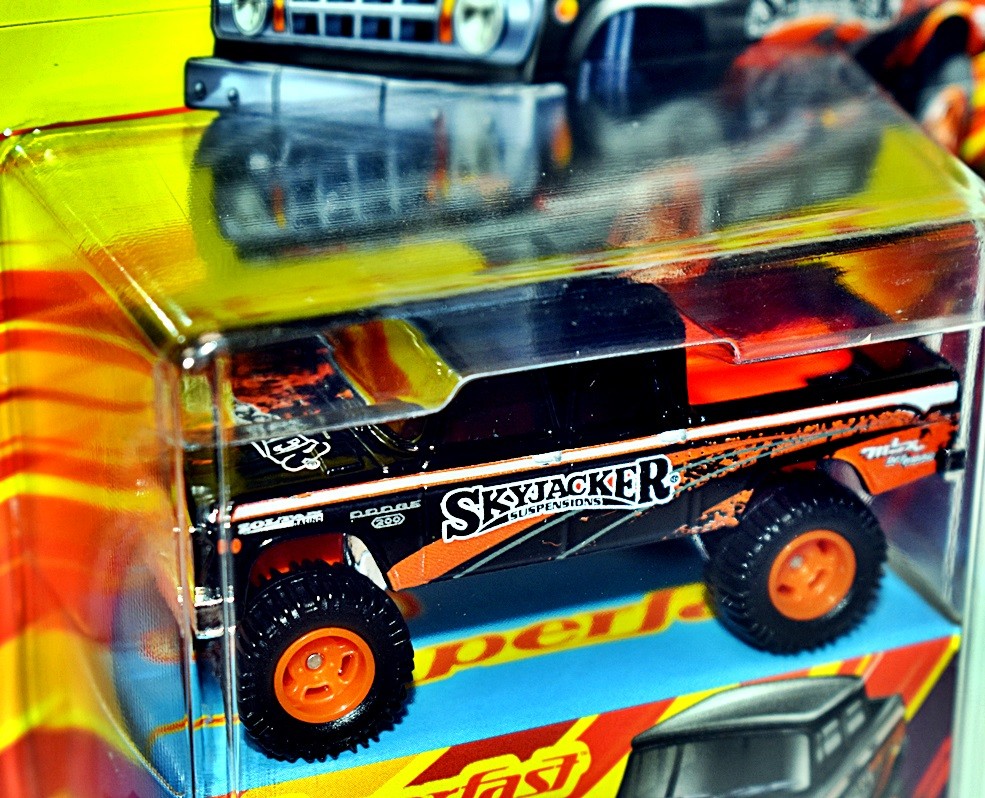 Matchbox  Superfast - 1962 Dodge D200 SkyJacker 4x4 Pickup Truck