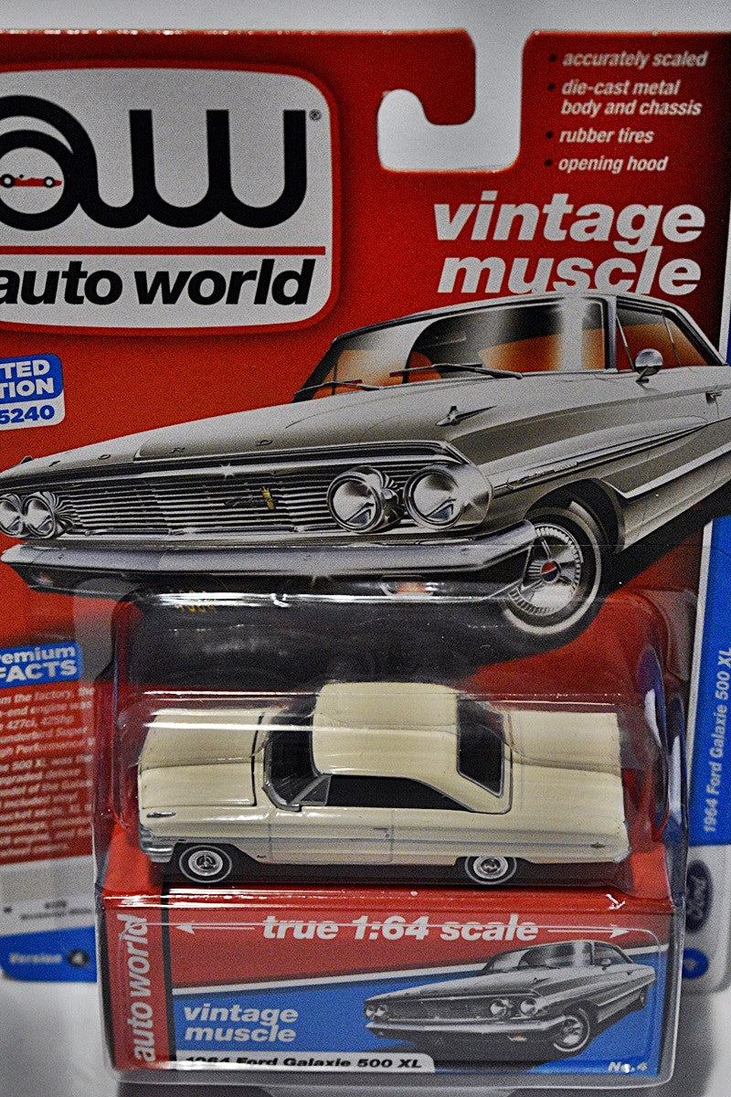 Auto World - 1964 Ford Galaxie 500XL   