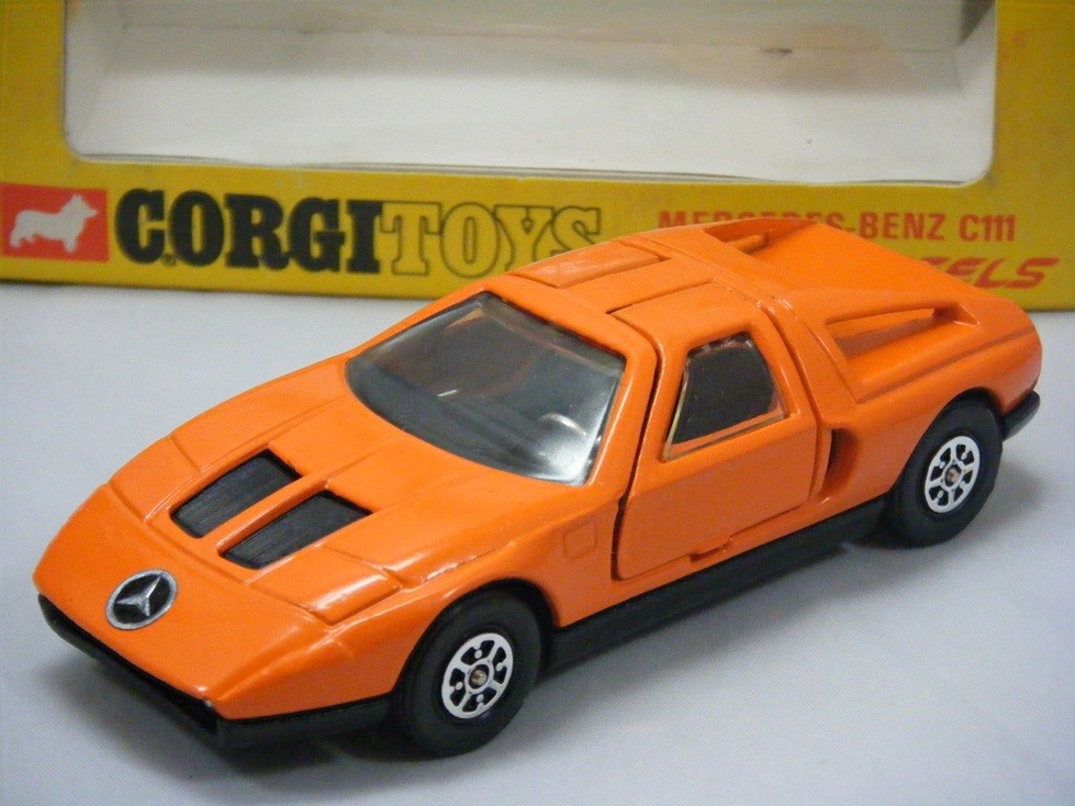 Corgi - Mercedes-Benz CM (388)