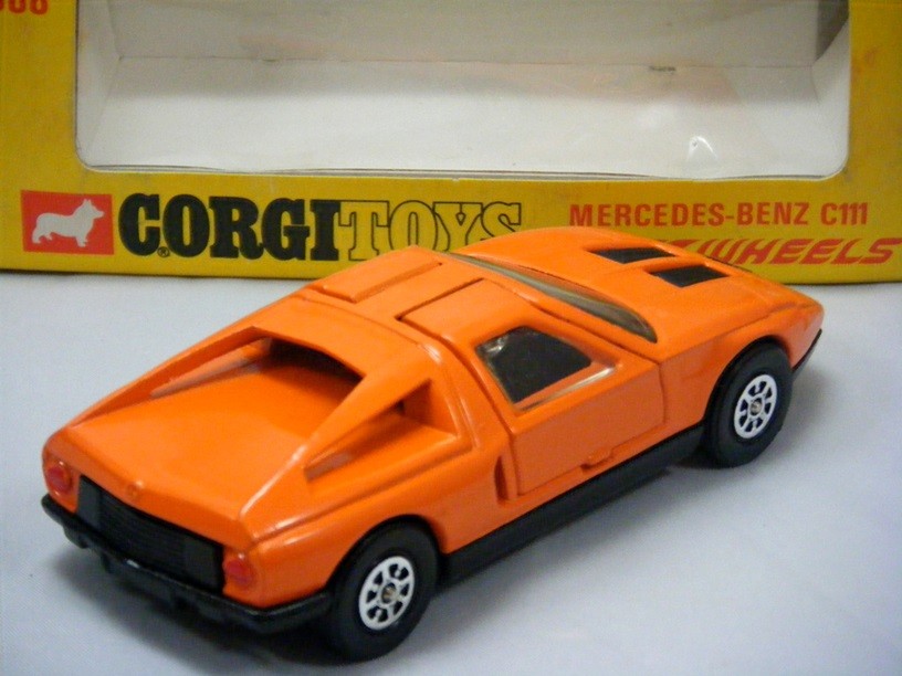 Corgi - Mercedes-Benz CM (388)