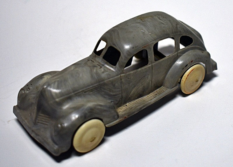 Lapin - Pre-War Sedan