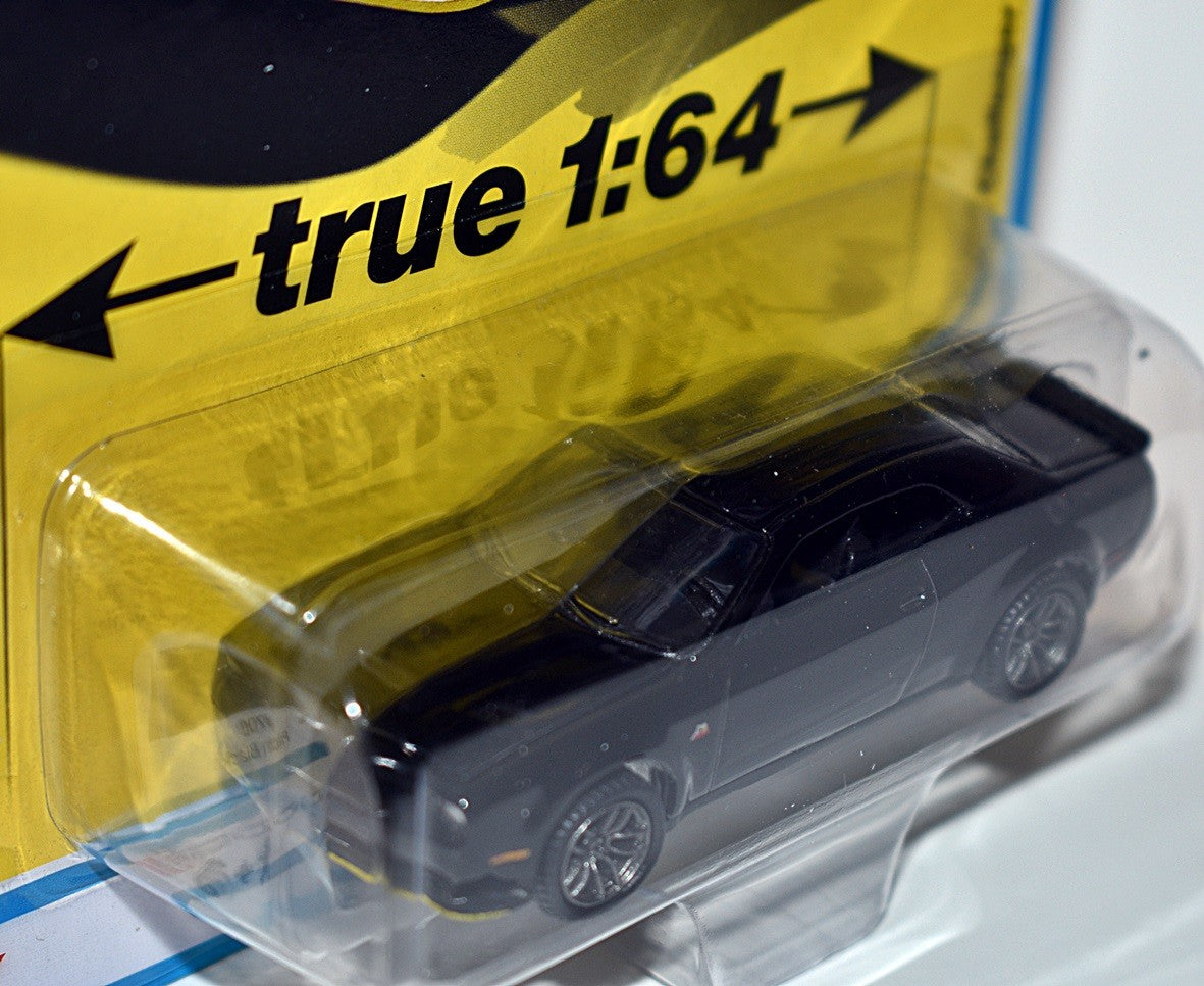 Auto World - 2019 Dodge Challenger R/T Scat Pack