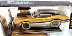 Muscle Machines  - Muscle Transports - 1953 MACK B-61 Flatbed and 1970 Oldsmobile 442