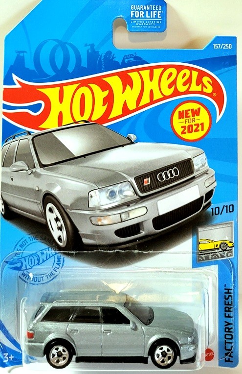 Hot Wheels 1994 Audi Avant RS2 Station Wagon