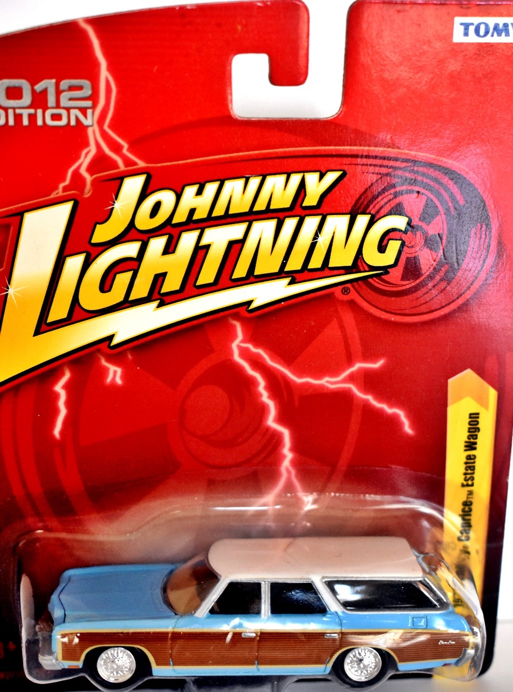 Johnny Lightning Forever 64 -1970's Chevrolet Caprice Estate Station Wagon