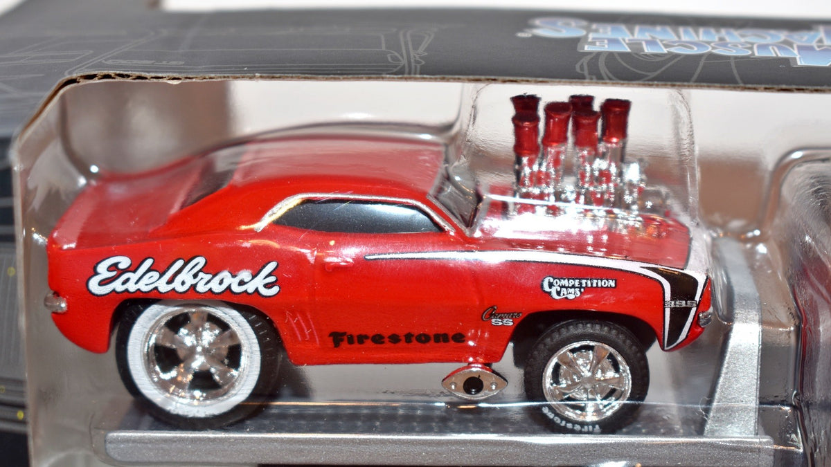 Muscle Machines  - Muscle Transports - 1966 Chevrolet C60 Transporter and 1969 Chevy Camaro SS