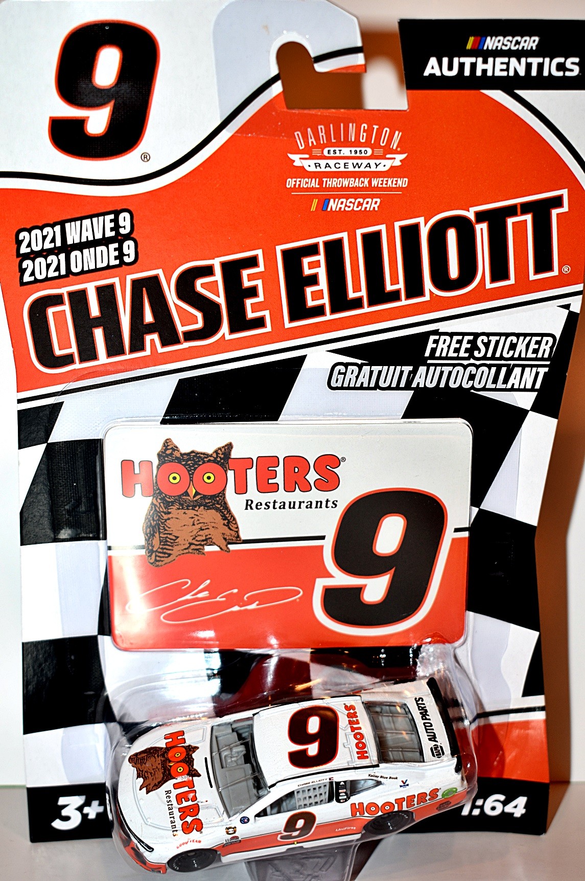 NASCAR Authentics Hendrick Motorsports - Chase Elliott HOOTERS  Chevrolet Camaro