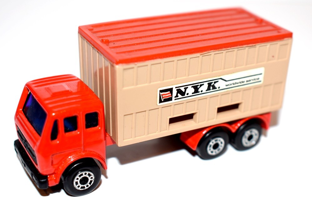 Matchbox - Mercedes Benz NYK Container Truck